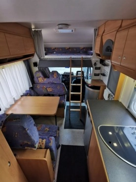                         Kamper Knaus Sun Traveller 2,8 D, garaż, 2x klima - zdjęcie 33
                        