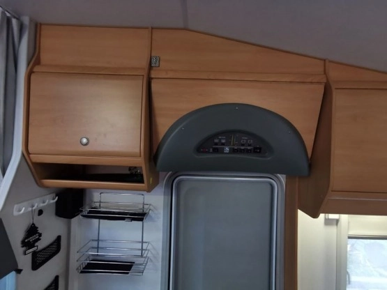                         Kamper Knaus Sun Traveller 2,8 D, garaż, 2x klima - zdjęcie 34
                        