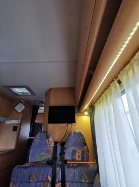                         Kamper Knaus Sun Traveller 2,8 D, garaż, 2x klima - zdjęcie 3
                        