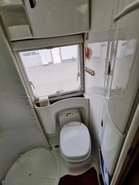                         Kamper Knaus Sun Traveller 2,8 D, garaż, 2x klima - zdjęcie 5
                        