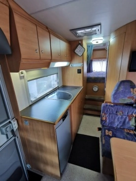                        Kamper Knaus Sun Traveller 2,8 D, garaż, 2x klima - zdjęcie 6
                        