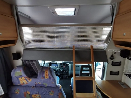                         Kamper Knaus Sun Traveller 2,8 D, garaż, 2x klima - zdjęcie 9
                        