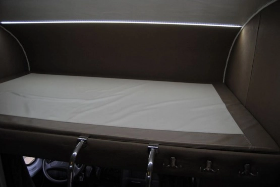                         Kamper CITROEN 2.5 D Niski przebieg! Piękny środek! Hak! Zarej. OKAZJA! - zdjęcie 2
                        