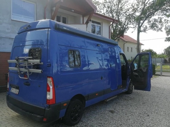                        Kampera Renault Master 2011 r., 4 osobowy - zdjęcie 1
                        