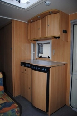                         DETHLEFFS CAMPER Zarejestrowana! Przestronny prysznic! Zadbana! Sucha! - zdjęcie 3
                        