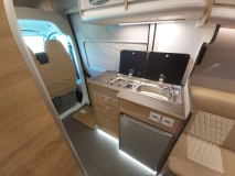                         Peugeot Boxer 2018r 163PS Nowa zabudowa dla 3 osób cena brutto FV - zdjęcie 9
                        