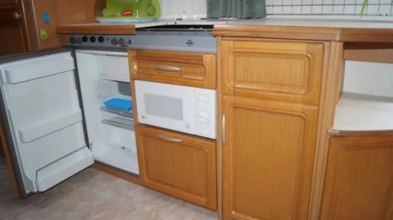                         Sprzedam przyczepę Kempingową Hobby 720 UML Prestige - zdjęcie 8
                        