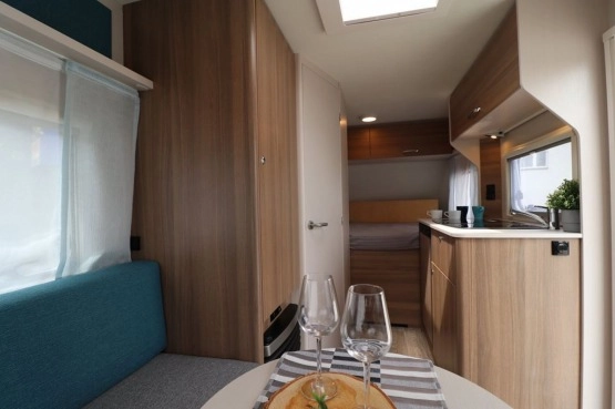                         Przyczepa kempingowa Dethleffs C Joy 410QL model 2020 nowa - zdjęcie 2
                        