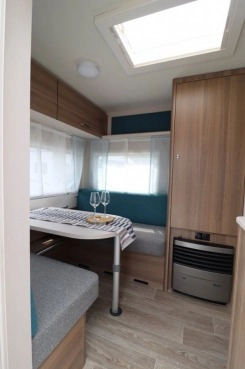                         Przyczepa kempingowa Dethleffs C Joy 410QL model 2020 nowa - zdjęcie 8
                        