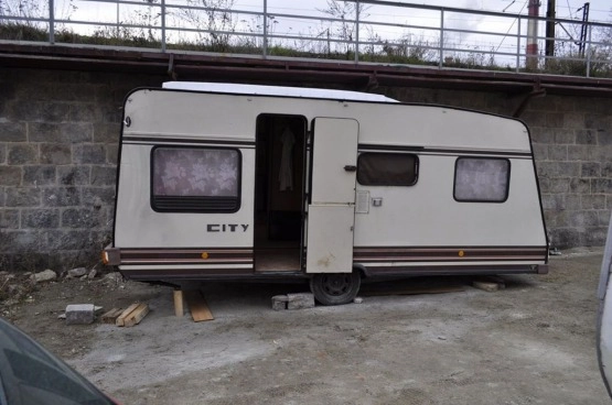                         Przyczepa kempingowa BURSTNER CITY 1985 r. + Przedsionek - zdjęcie 1
                        