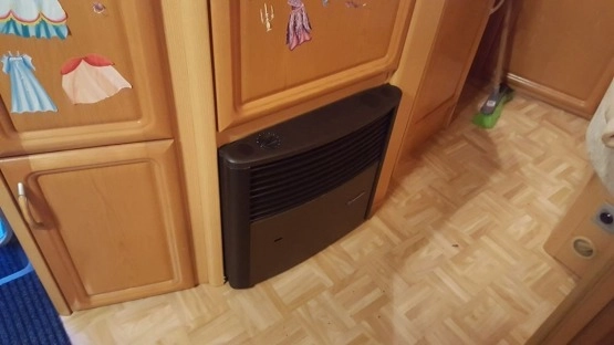                         Przyczepa Fendt 500 Platin + przedsionek + plandeka na zimę - zdjęcie 8
                        