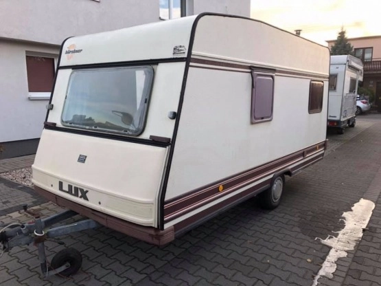                         Przyczepa kempingowa Burstner Lux 3951 - zdjęcie 11
                        