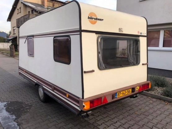                         Przyczepa kempingowa Burstner Lux 3951 - zdjęcie 12
                        