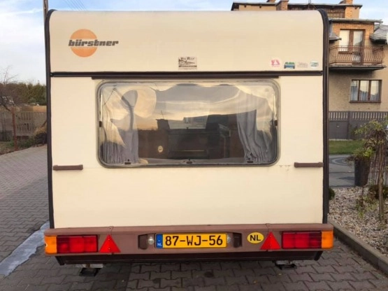                         Przyczepa kempingowa Burstner Lux 3951 - zdjęcie 13
                        