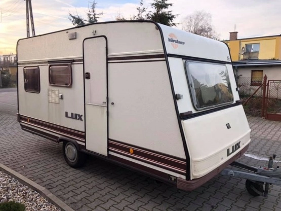                         Przyczepa kempingowa Burstner Lux 3951 - zdjęcie 1
                        