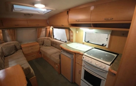                         Abby Meveric - zdjęcie 16
                        