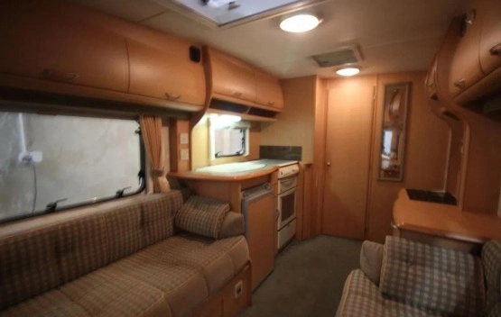                         Abby Meveric - zdjęcie 6
                        