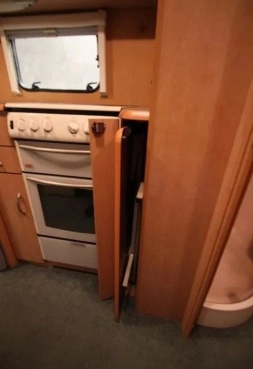                         Abby Meveric - zdjęcie 8
                        