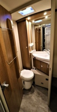                         Dethleffs Trend T7057 DBM Klimatyzacja Markiza Bagażnik Radio Solar Kamera cofania - zdjęcie 11
                        