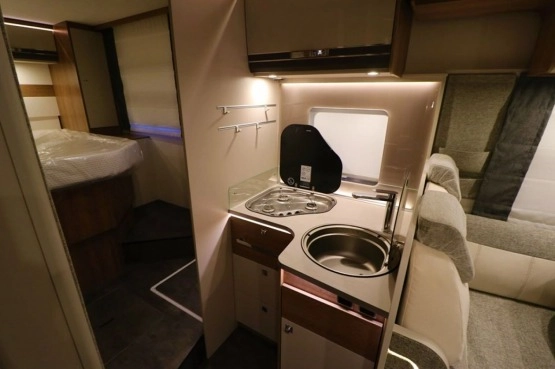                         Dethleffs Trend T7057 DBM Klimatyzacja Markiza Bagażnik Radio Solar Kamera cofania - zdjęcie 14
                        