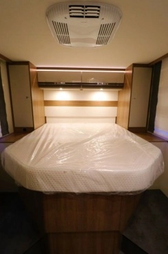                         Dethleffs Trend T7057 DBM Klimatyzacja Markiza Bagażnik Radio Solar Kamera cofania - zdjęcie 3
                        