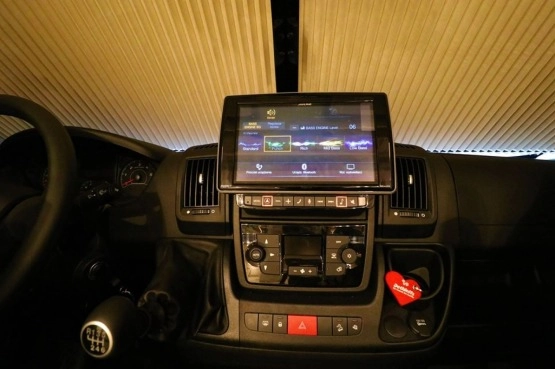                         Dethleffs Trend T7057 DBM Klimatyzacja Markiza Bagażnik Radio Solar Kamera cofania - zdjęcie 4
                        