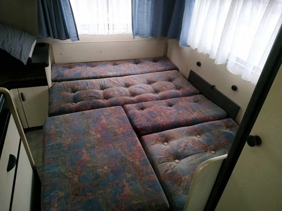                         Przyczepa kempingowa Hobby 420 Classic 1994 rok - zdjęcie 2
                        