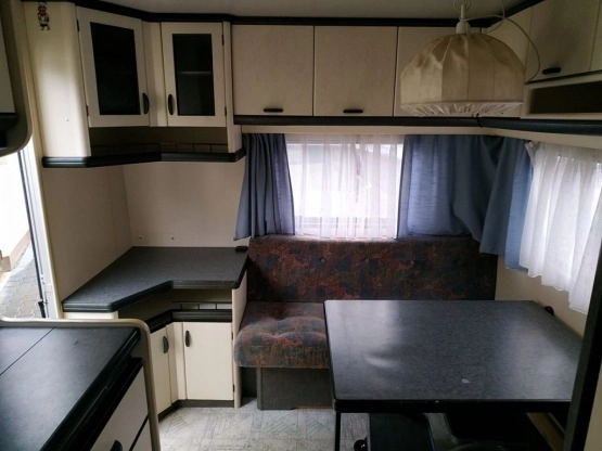                         Przyczepa kempingowa Hobby 420 Classic 1994 rok - zdjęcie 8
                        