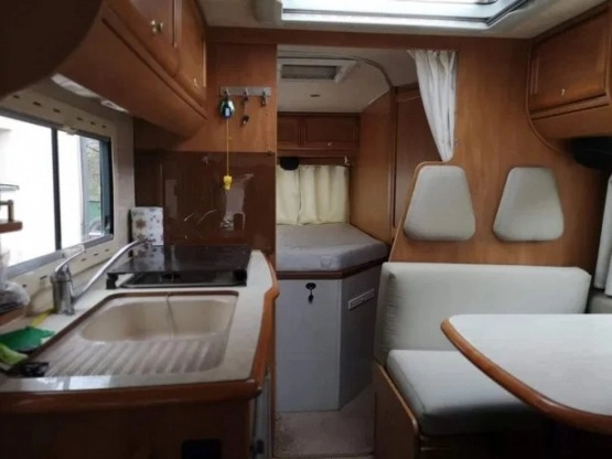                         Kamper Integra Ducato Rapido 2.5 TD. Solar, 6 os., 3 łóżka 3.5 T - zdjęcie 7
                        