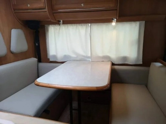                         Kamper Integra Ducato Rapido 2.5 TD. Solar, 6 os., 3 łóżka 3.5 T - zdjęcie 8
                        