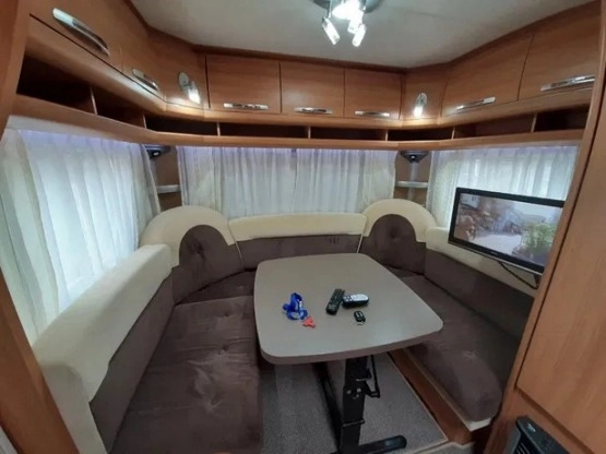                         Przyczepa kempingowa HOBBY 495 UL mover, 2010 r. - zdjęcie 8
                        