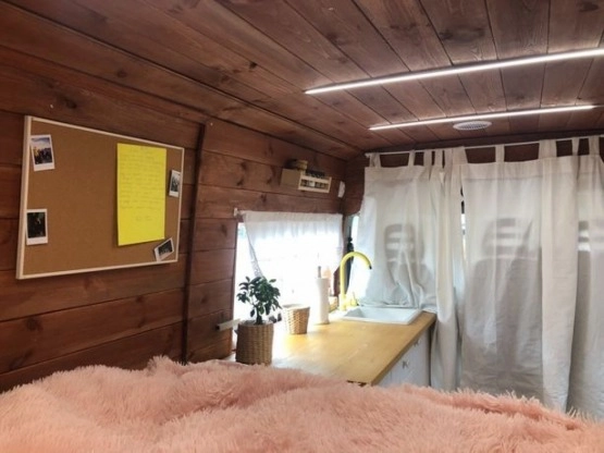                         Piękny Kamper Peugeot Boxer - zdjęcie 7
                        