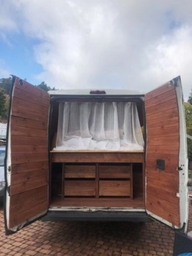                         Piękny Kamper Peugeot Boxer - zdjęcie 8
                        