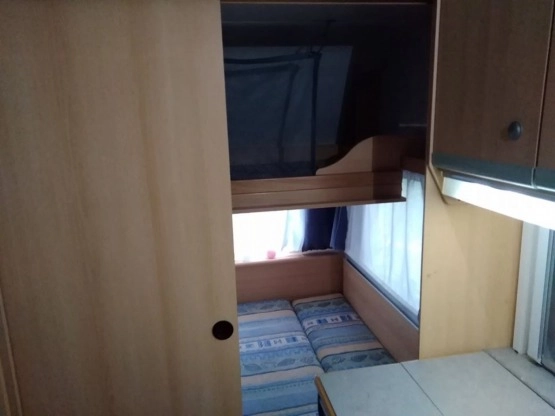                         KNAUS Eifelland Holiday DMC 1000 kg, 5 os., 2000 r. - zdjęcie 11
                        