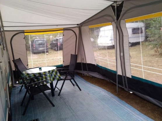                         KNAUS Eifelland Holiday DMC 1000 kg, 5 os., 2000 r. - zdjęcie 12
                        