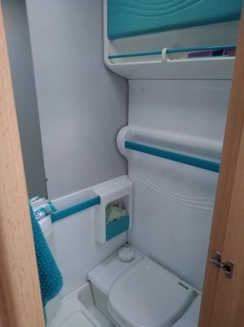                         KNAUS Eifelland Holiday DMC 1000 kg, 5 os., 2000 r. - zdjęcie 15
                        