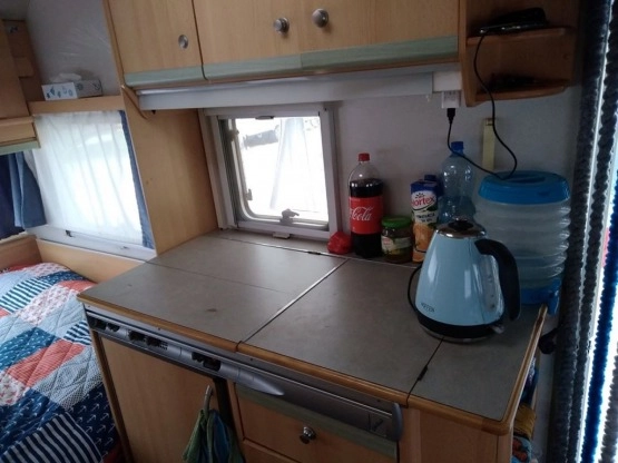                         KNAUS Eifelland Holiday DMC 1000 kg, 5 os., 2000 r. - zdjęcie 18
                        