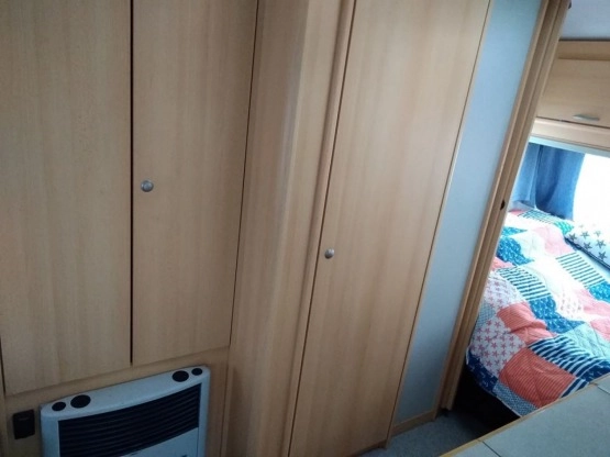                         KNAUS Eifelland Holiday DMC 1000 kg, 5 os., 2000 r. - zdjęcie 19
                        