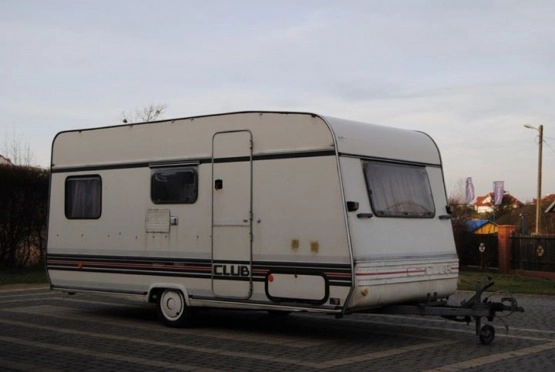                         BURSTNER CLUB Zarejestrowana! Lekka DMC 900 kg! 4osobowa z łazienką! - zdjęcie 1
                        