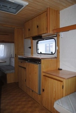                         BURSTNER CLUB Zarejestrowana! Lekka DMC 900 kg! 4osobowa z łazienką! - zdjęcie 5
                        