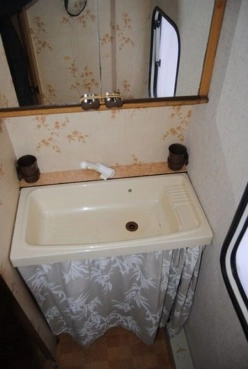                         BURSTNER CLUB Zarejestrowana! Lekka DMC 900 kg! 4osobowa z łazienką! - zdjęcie 6
                        