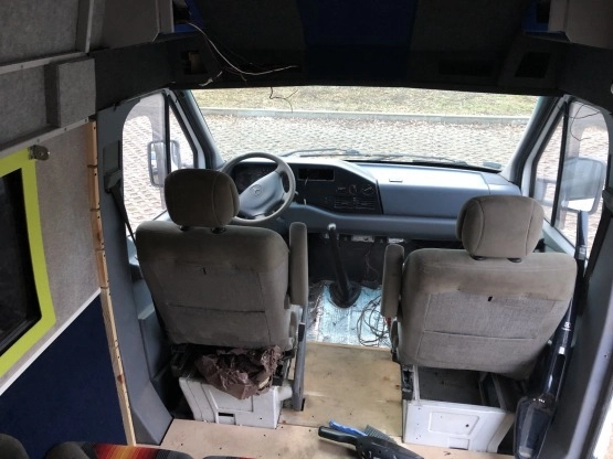                         Mercedes Sprinter 312 max w trakcie przebudowy - zdjęcie 2
                        
