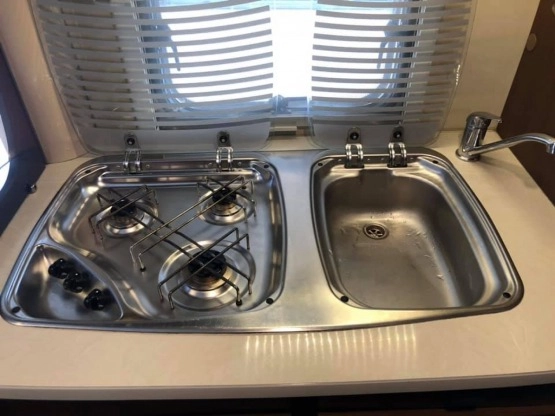                         Fiat ducato, zabudowa Eliot 40 - zdjęcie 15
                        