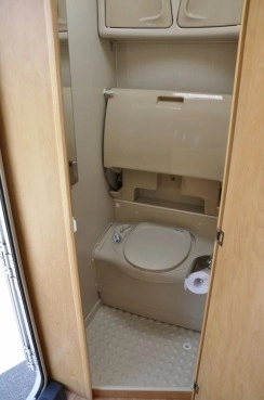                         Przyczepa kempingowa Sterckeman 390 CP Starlett - zdjęcie 3
                        