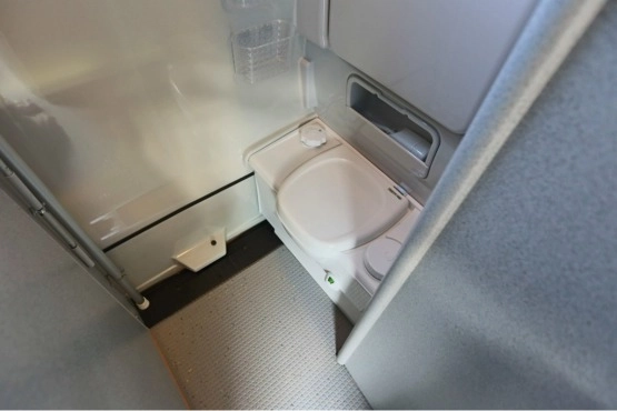                         VOLKSWAGEN WESTFALIA CALIFORNIA EXCLUSIVE AUTOMAAT - zdjęcie 9
                        