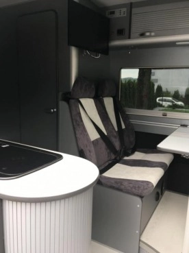                         Camper Van Peugeot Boxer - zdjęcie 21
                        