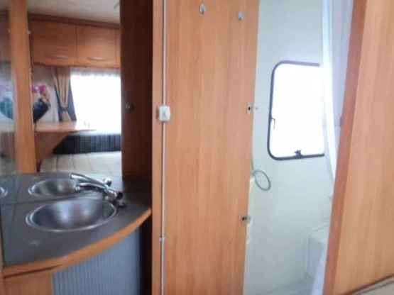                         ADRIA Adora 562up - ciepła, zimna woda, 2006 r., 1300 kg, przedsionek. OKAZJA! - zdjęcie 8
                        