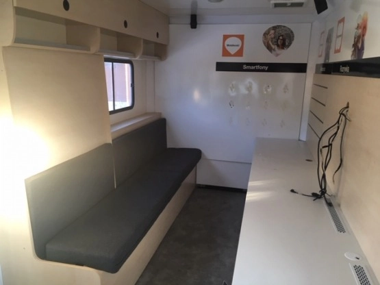                          Pojazd specjalistyczny RENAULT Master - prawie kamper 2011 r. - zdjęcie 12
                        