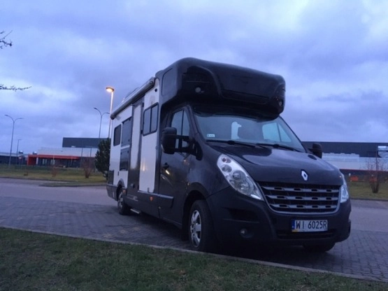                          Pojazd specjalistyczny RENAULT Master - prawie kamper 2011 r. - zdjęcie 1
                        