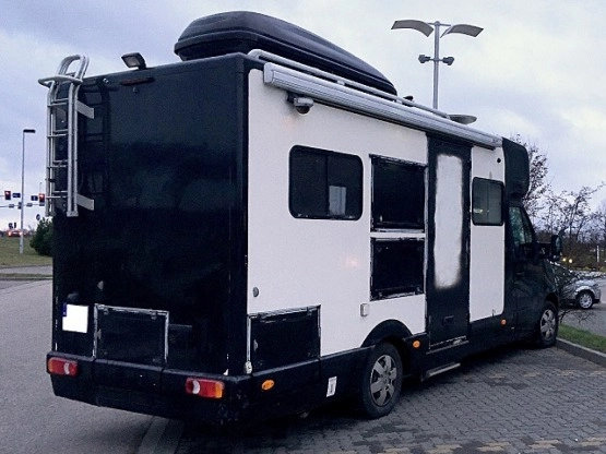                          Pojazd specjalistyczny RENAULT Master - prawie kamper 2011 r. - zdjęcie 2
                        